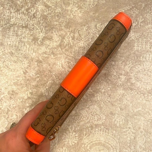 Brand New Guess Brown w/ Orange Detail & Gold Tone Accents Trifold Snap Wallet - Picture 7 of 16